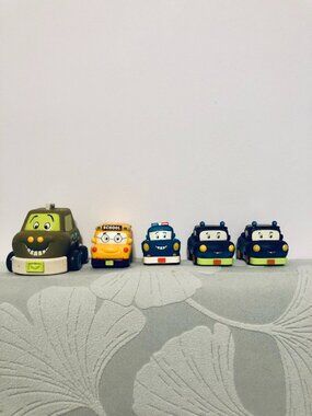 B. Toys Battat Wheeee-ls Pull-backToy Cars Lot of 5 Taxi Bus Police Pickup